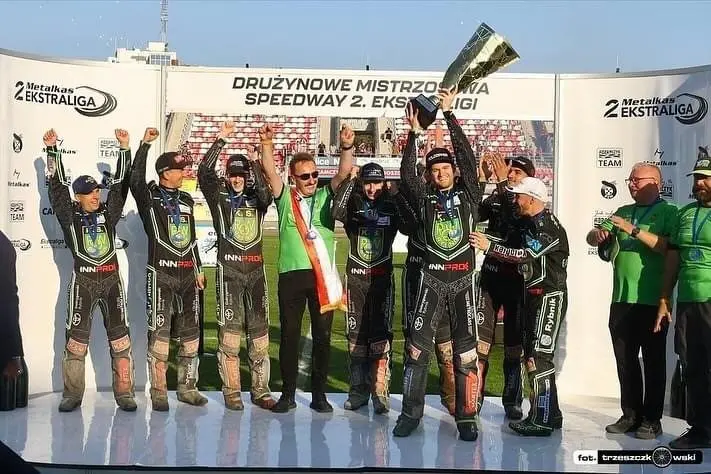 SWEET SUCCESS: Brady Kurtz of Cowra celebrating a winning season with his team Rybnik, who he led to the Ekstraliga2 final in Poland last week, Photo supplied. 