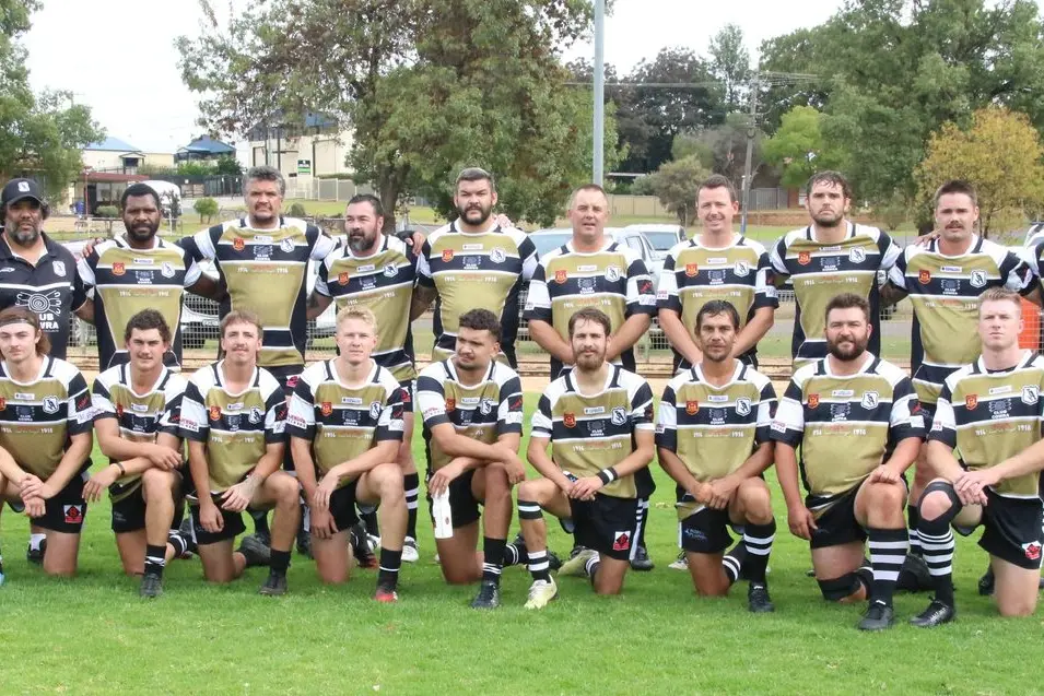 Cowra\\'s Magpies assembled in their commemorative jerseys. Photo: Supplied.