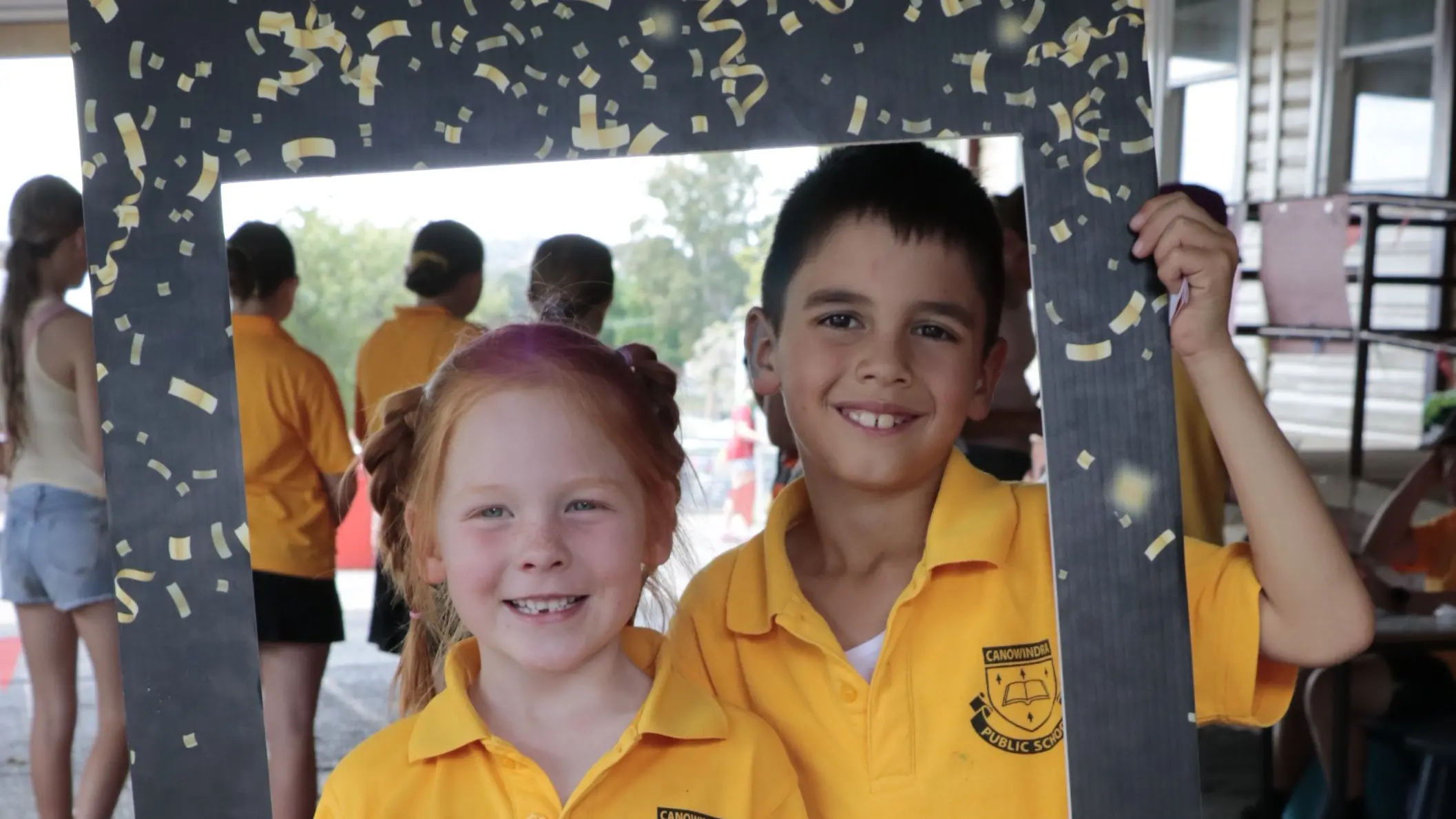 Hundreds celebrate education