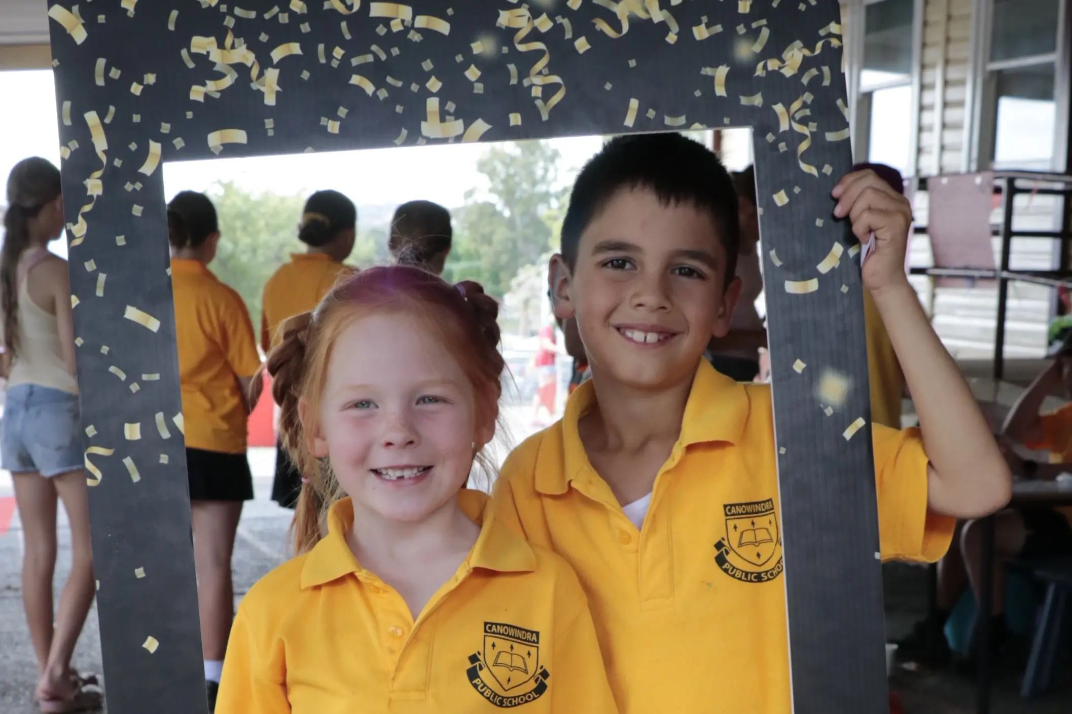 Hundreds celebrate education