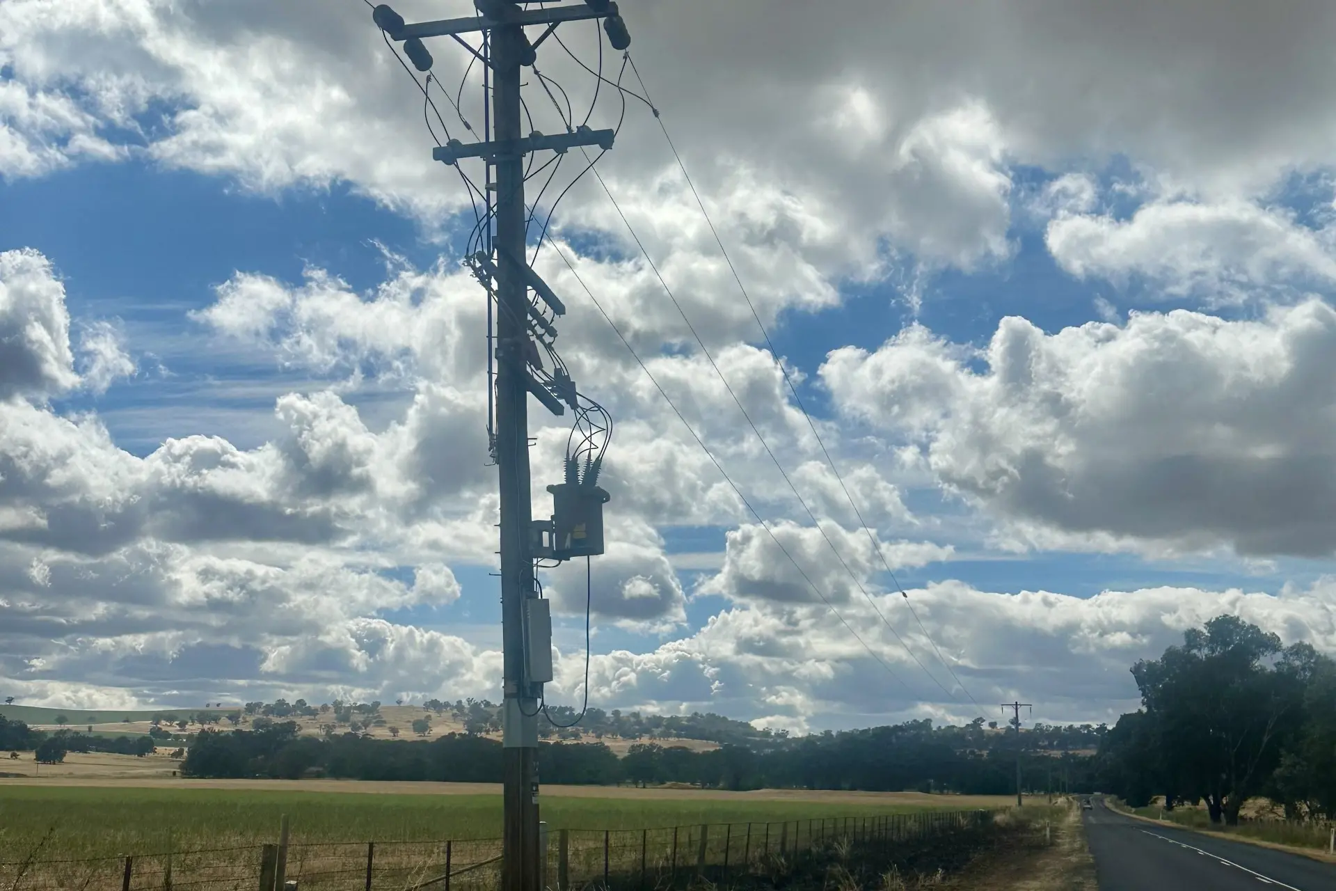 <p>Emergency Services responded to a grass fire on Darbys Falls road.</p>\\n