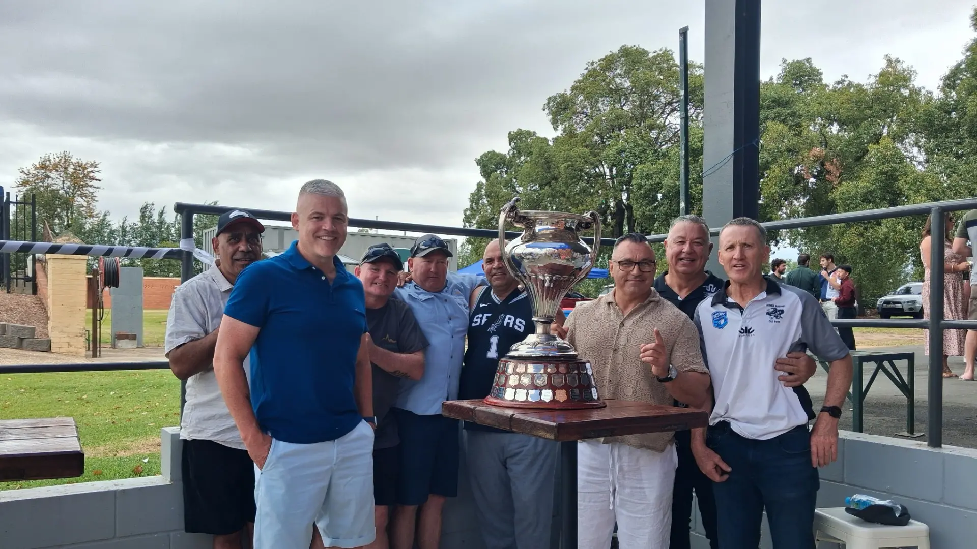 Magpies reunion at the races