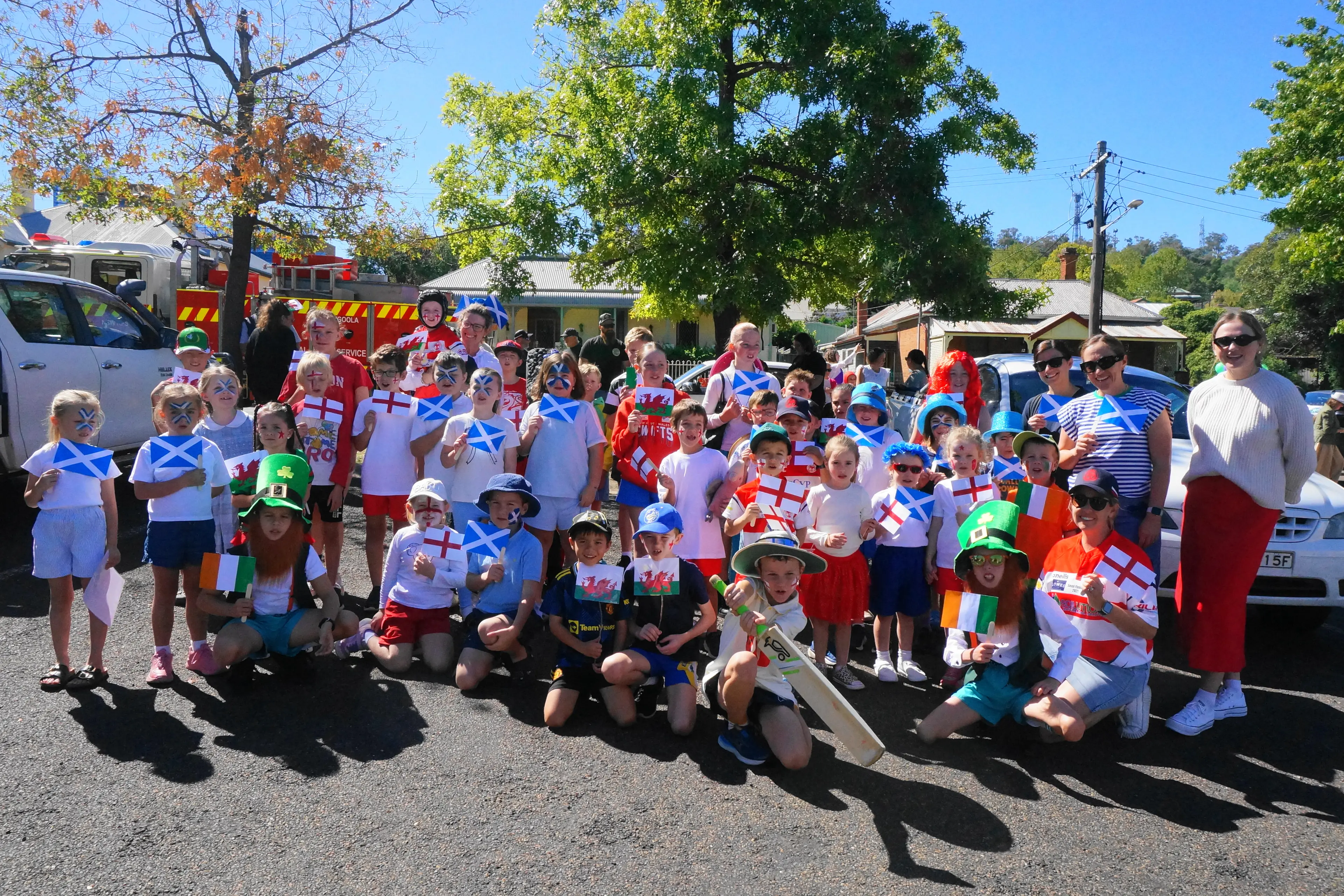<p>Cowra Public School ready for the parade. PHOTO: Cowra Council</p>\\n