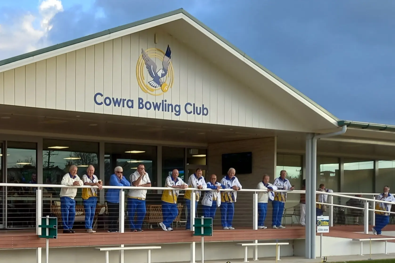 <p>Spectators watching the bowls at the Cowra club. </p>\\n