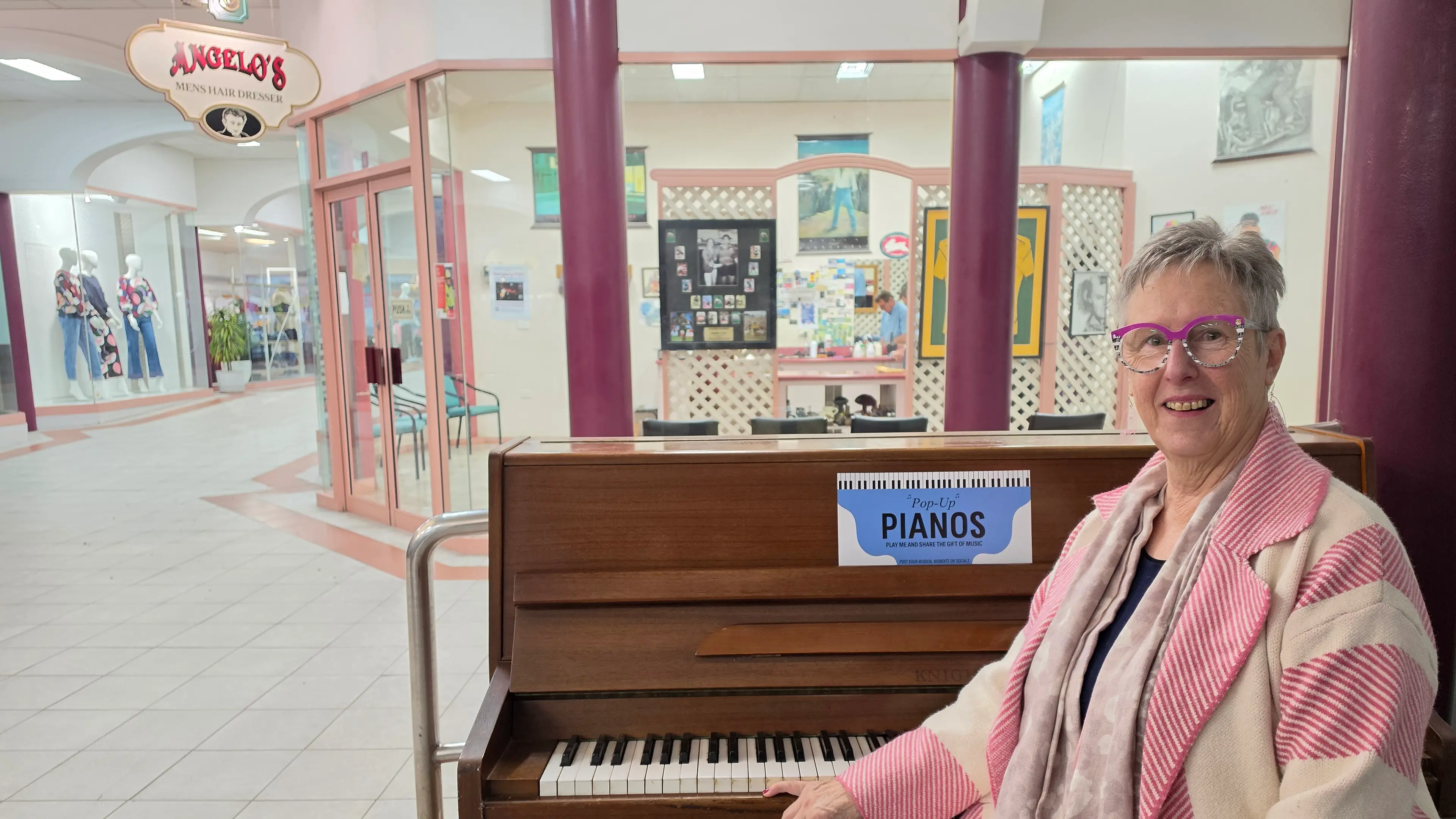 Piano pops up in plaza for all to play