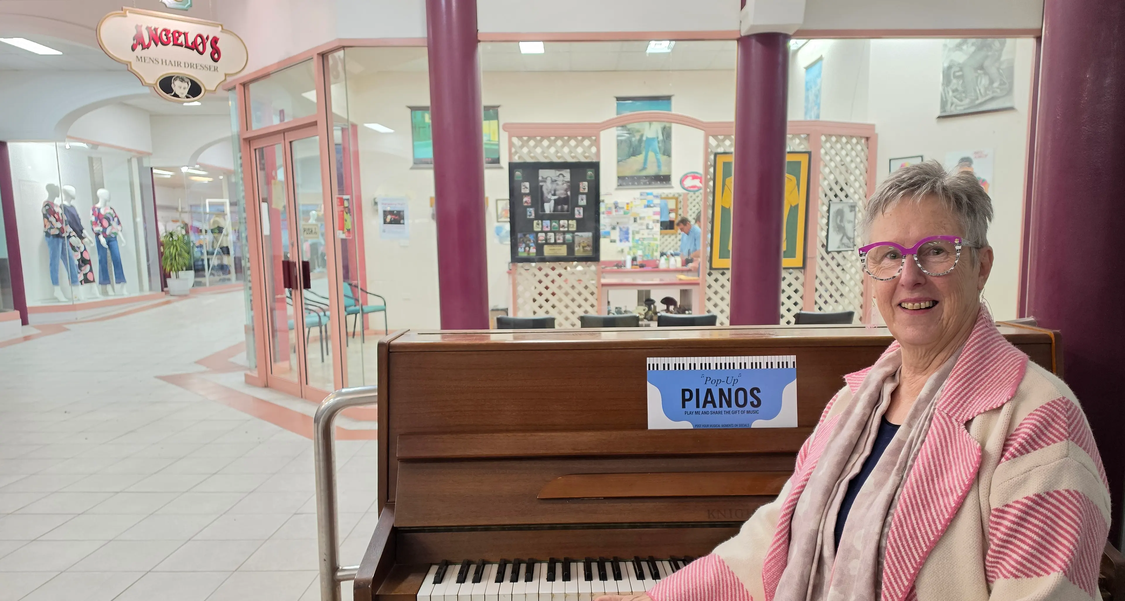Piano pops up in plaza for all to play