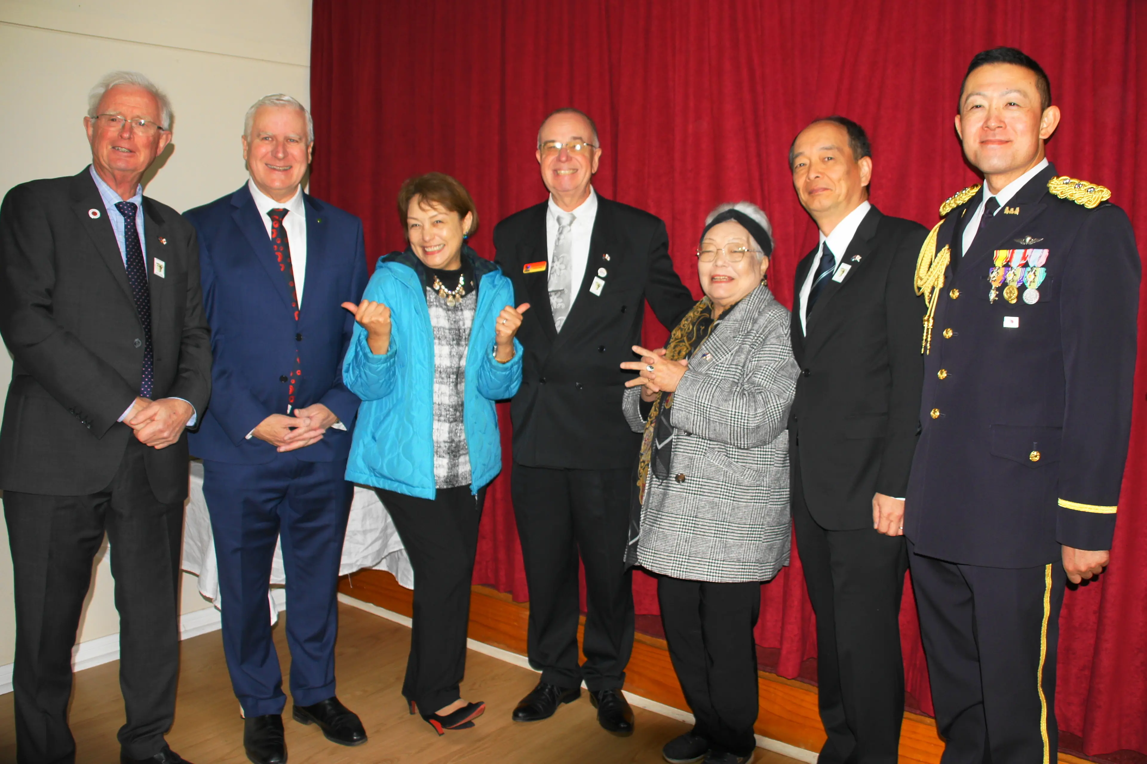 <p>Mayor Paul Smith, Shadow Minister for Veterans\\u2019 Affairs Michael McCormack, Karen Waters, Lawrance Ryan, Moto Waters, Mr Osamu Yamunaka and Colonel Kazuka Kikuchi. PHOTO: Robyn Ryan</p>\\n