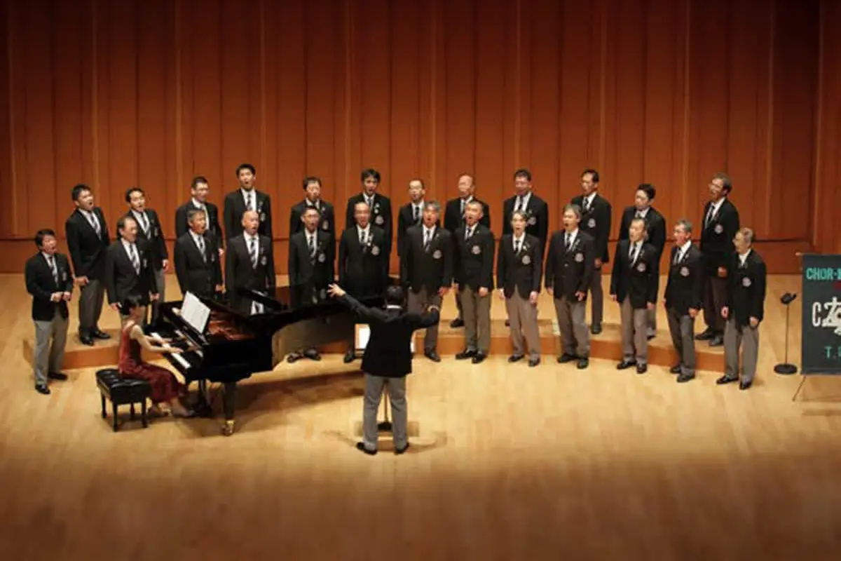 <p>Chor-Farmer will perform at the Cowra Civic Centre at 2pm on Sunday, 18 October, with proceeds supporting the Cowra-Seikei Student Exchange Program.</p>\\n